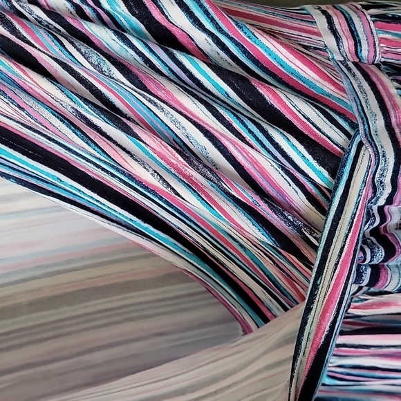 Lane Bryant Fun Colorful surplice swing stripe sleeveless top 14 - Picture 4 of 9